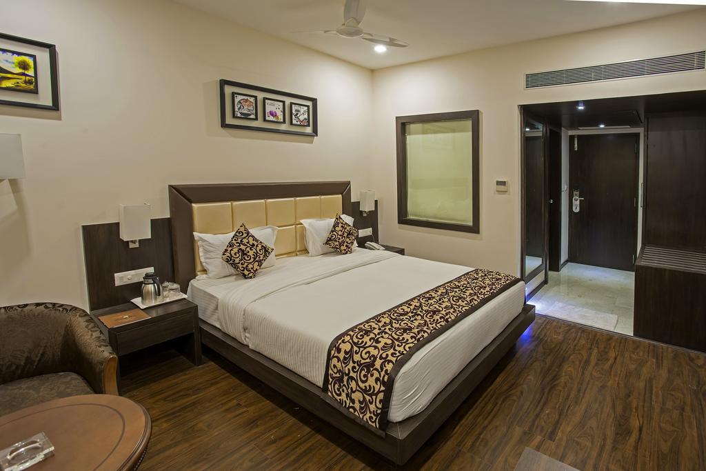 Hotel Ravi Residencia Morbi Habitación foto