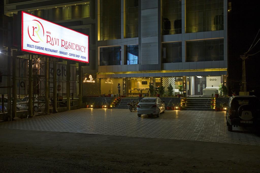 Hotel Ravi Residencia Morbi Exterior foto