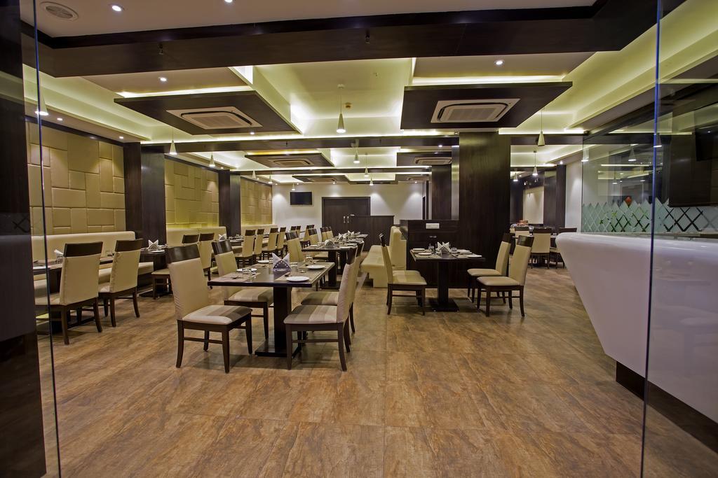 Hotel Ravi Residencia Morbi Exterior foto